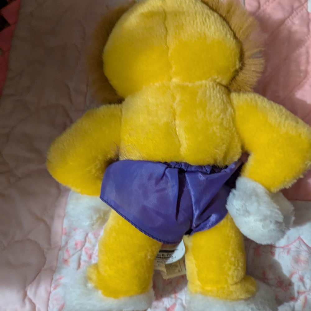 Vintage Plush King of Hearts Lion - Picture 2 of 3